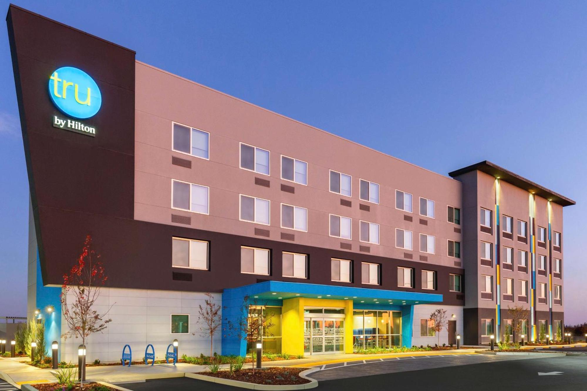 Tru By Hilton Lodi Hotell Eksteriør bilde
